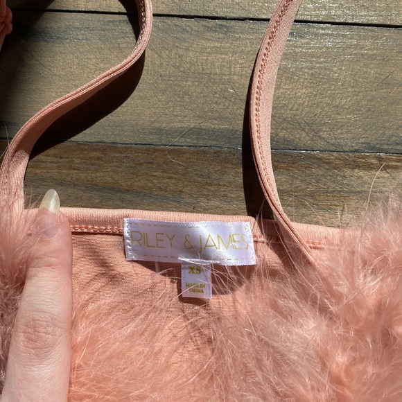 Fluffy Rimmed Crop Top - Picture 2 of 3